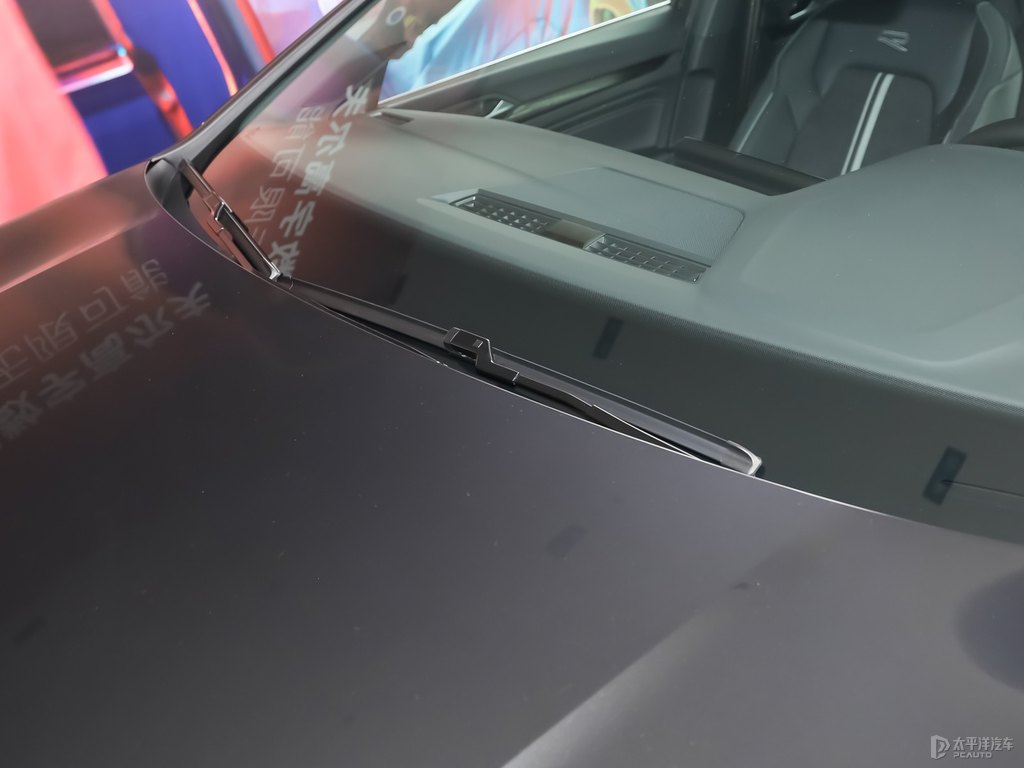 猛石黑高爾夫車身外觀圖片