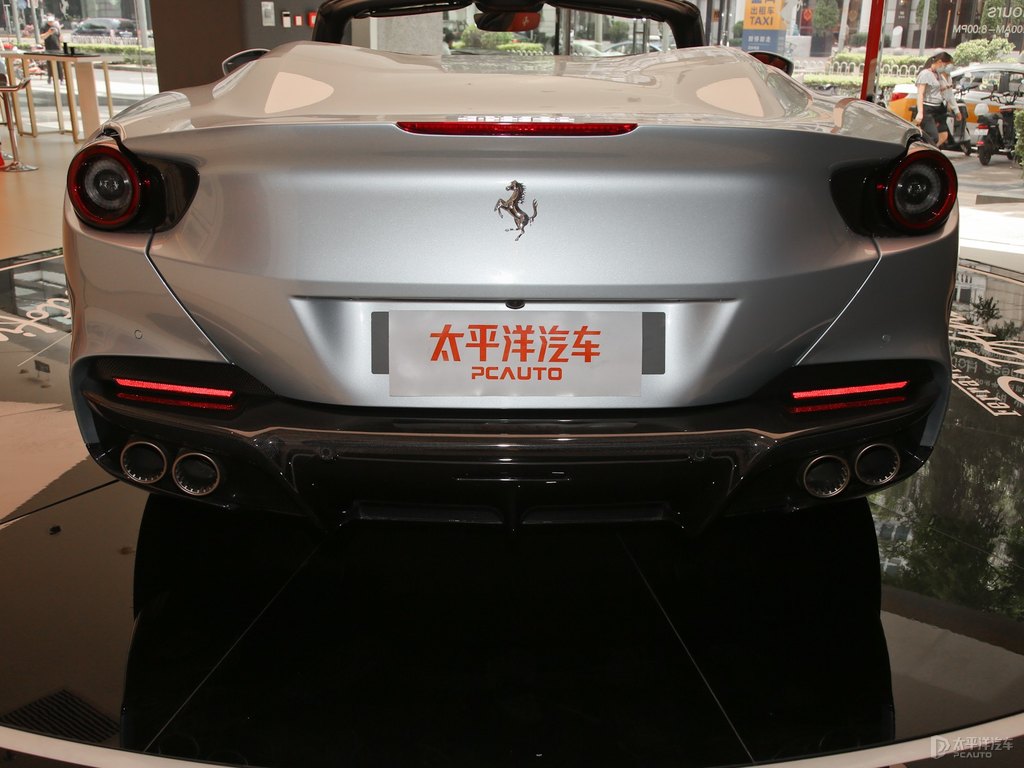 法拉利Portofino車尾外觀圖片