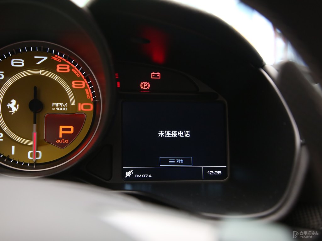 法拉利Portofino中控內(nèi)飾圖片