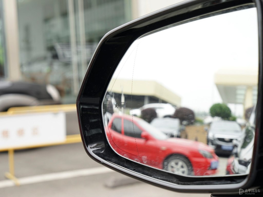 曜黑凱迪拉克XT6車身外觀圖片