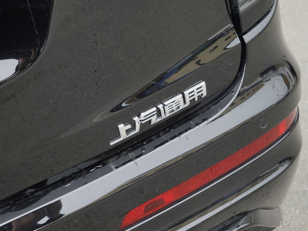 曜黑凱迪拉克XT6車尾外觀圖片