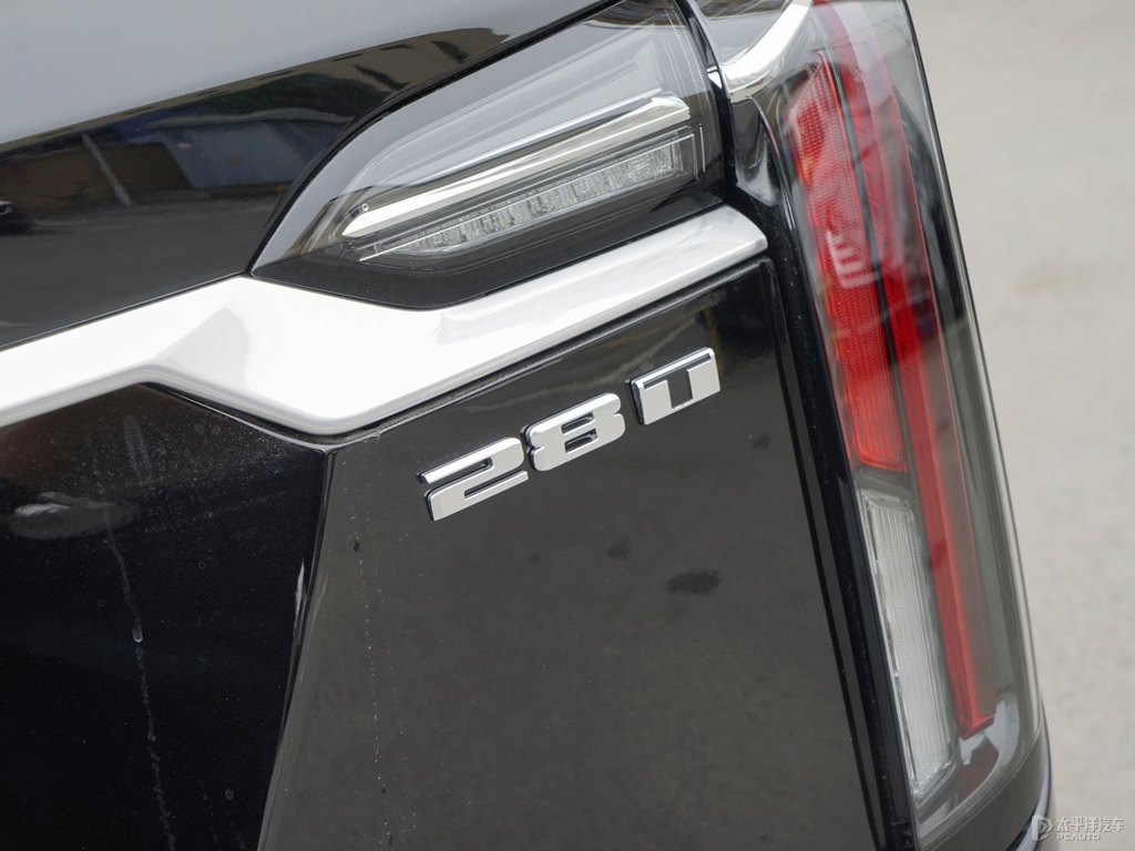 曜黑凱迪拉克XT6車尾外觀圖片