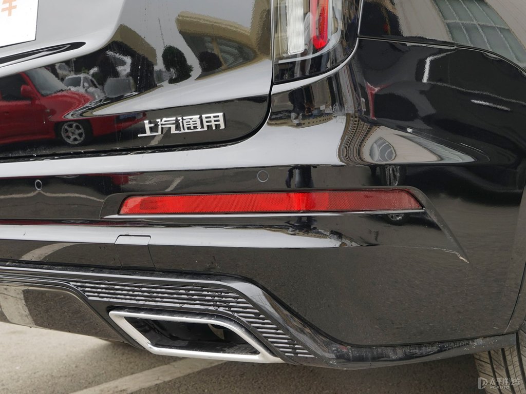 曜黑凱迪拉克XT6車尾外觀圖片
