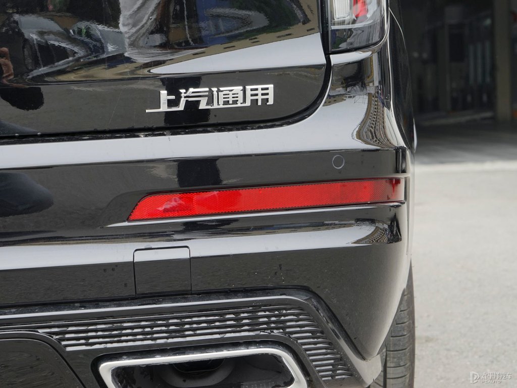 曜黑凱迪拉克XT6車尾外觀圖片