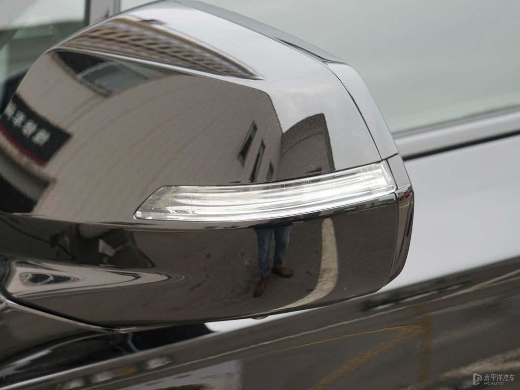 曜黑凱迪拉克XT6車身外觀圖片