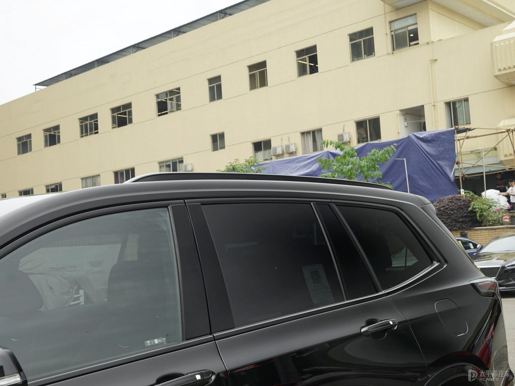 曜黑凱迪拉克XT6車身外觀圖片