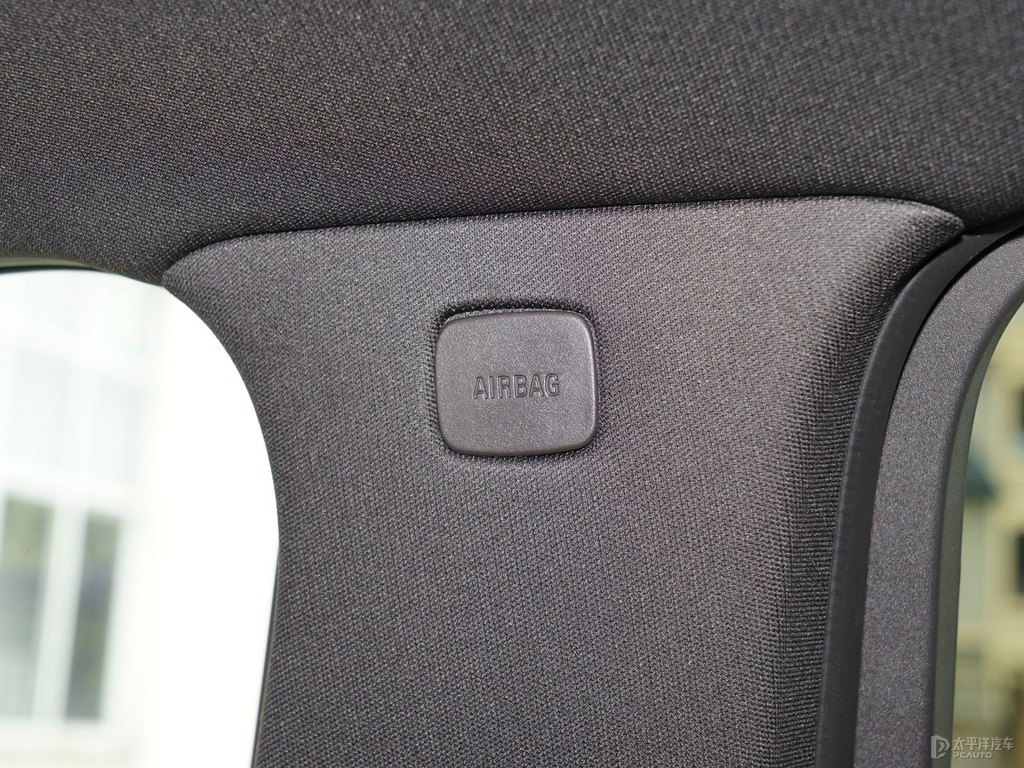 曜黑凱迪拉克XT6車(chē)廂內(nèi)飾圖片