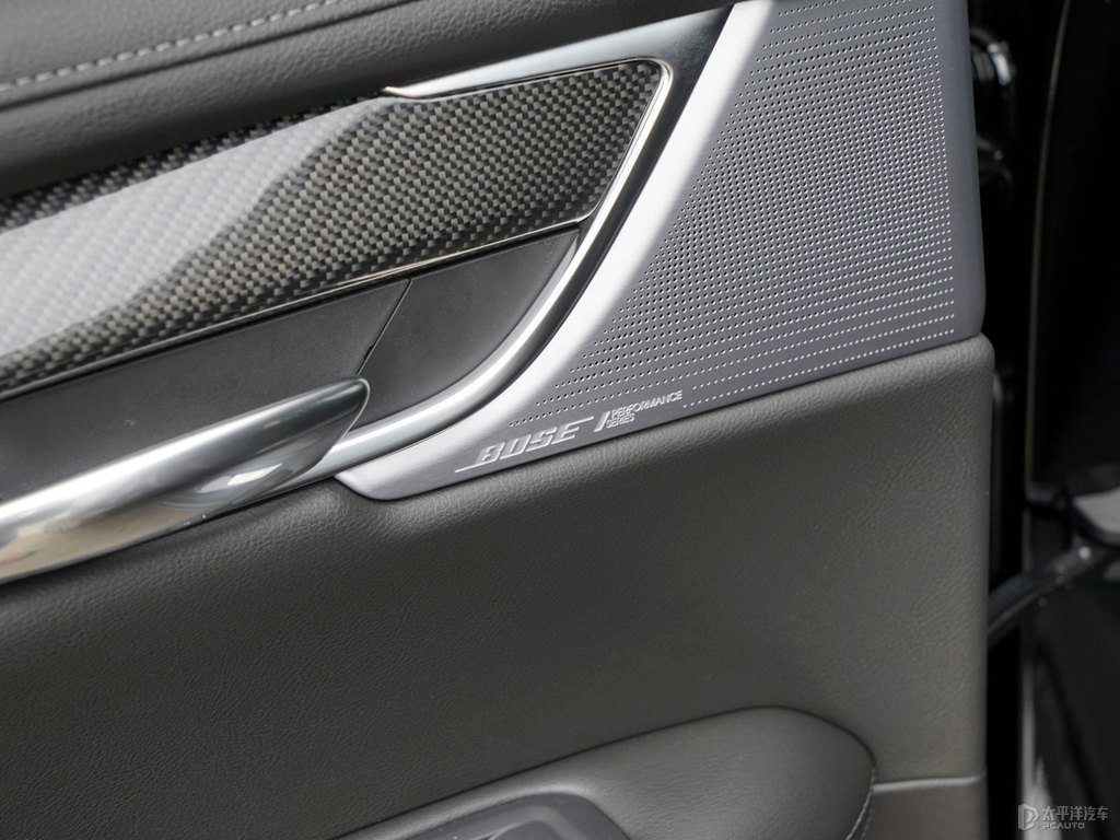 曜黑凱迪拉克XT6車廂內(nèi)飾圖片