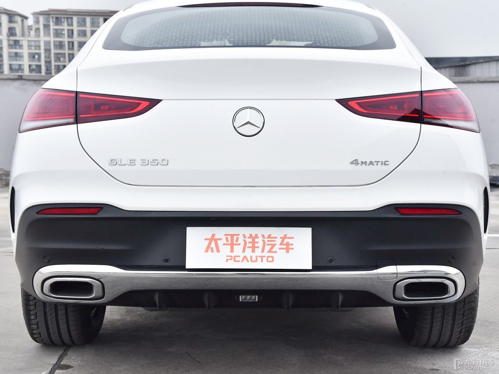 北極白奔馳GLE車尾外觀圖片