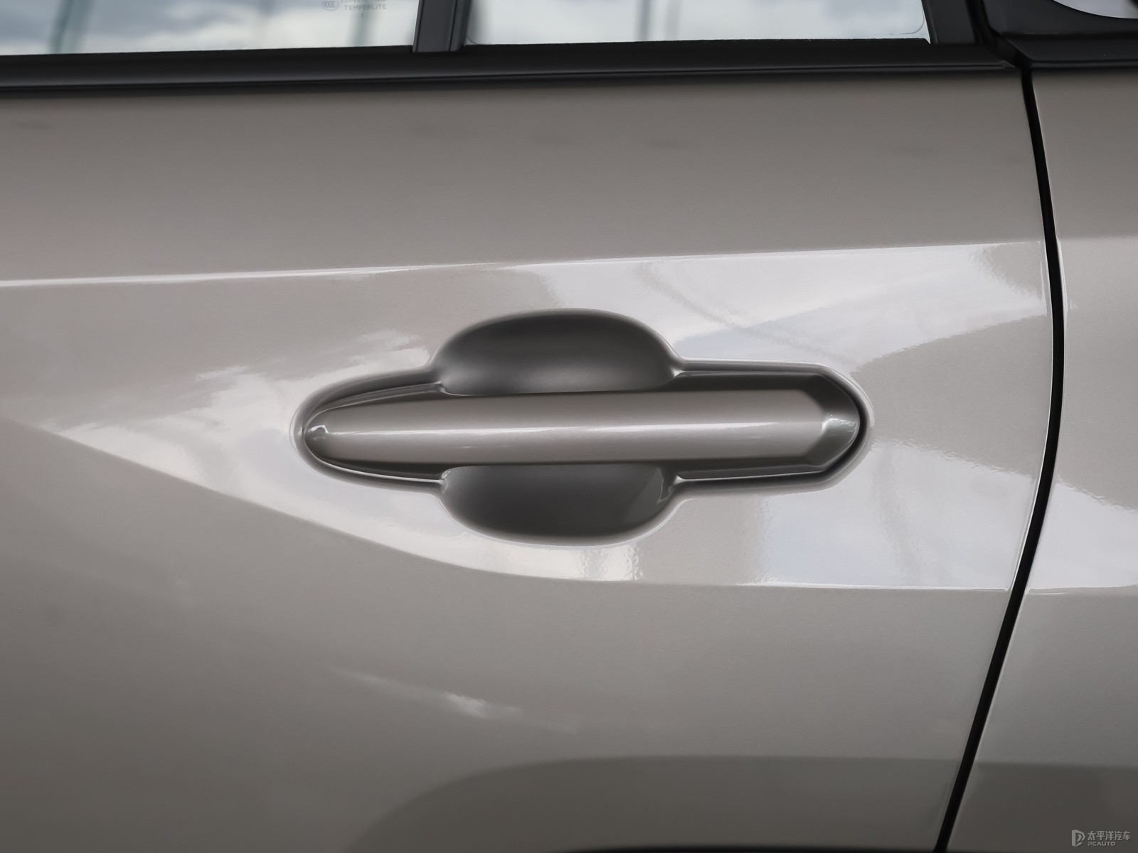 RAV4榮放外觀高清大圖