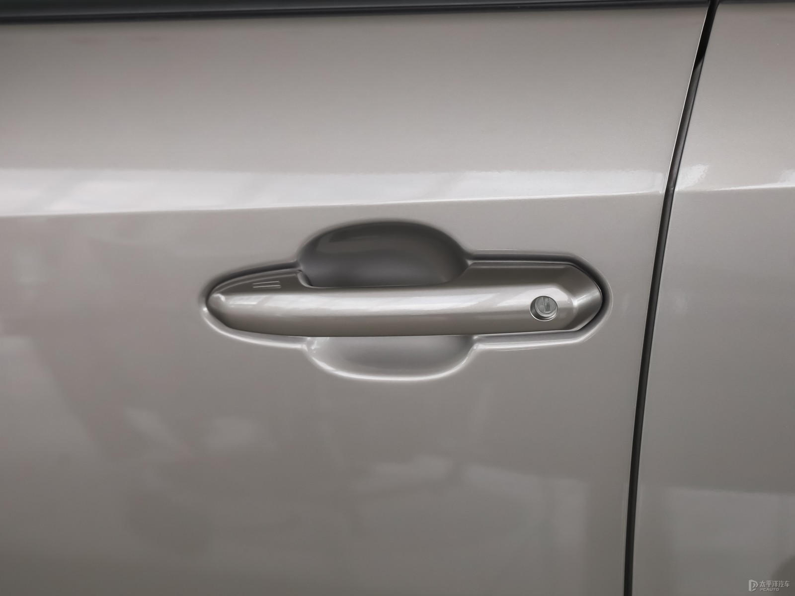 RAV4榮放外觀高清大圖