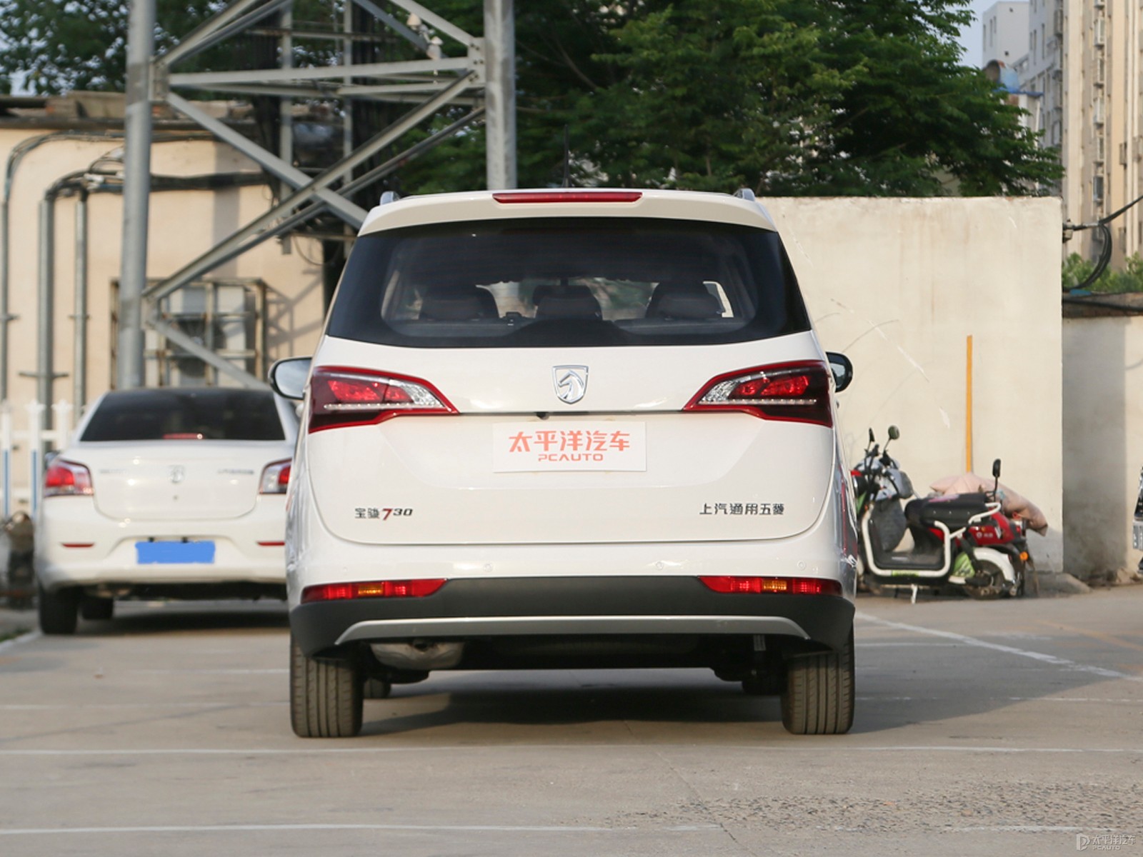 寶駿730外觀高清大圖