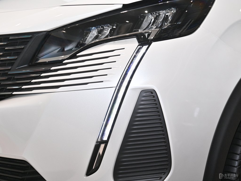 珠光白標(biāo)致5008車頭外觀圖片