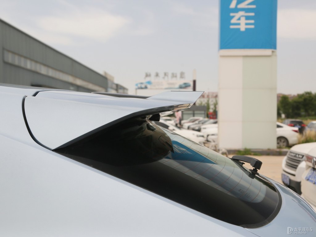 丹青藍(lán)長(zhǎng)安UNI-K車尾外觀圖片