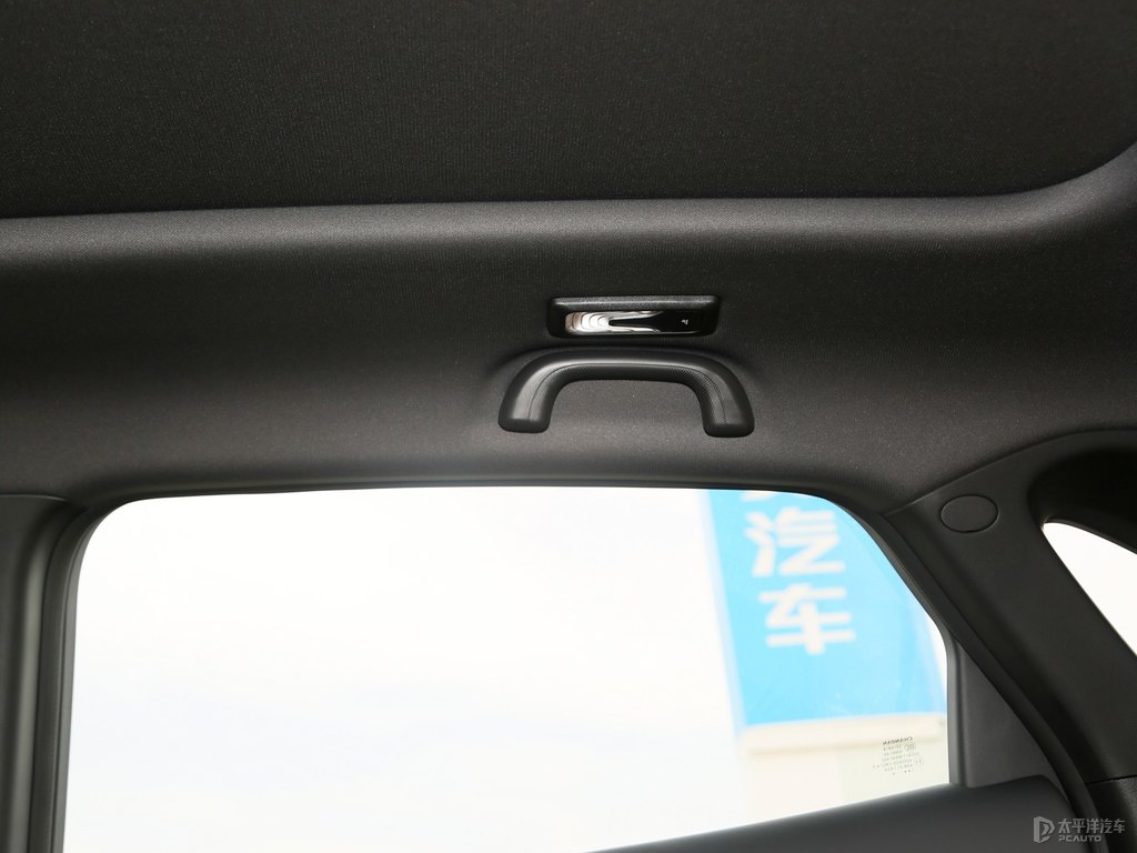 丹青藍(lán)長(zhǎng)安UNI-K車廂內(nèi)飾圖片