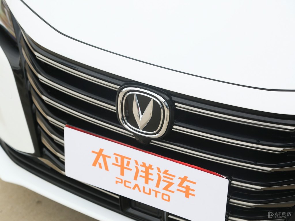 月光白銳程CC車頭外觀圖片