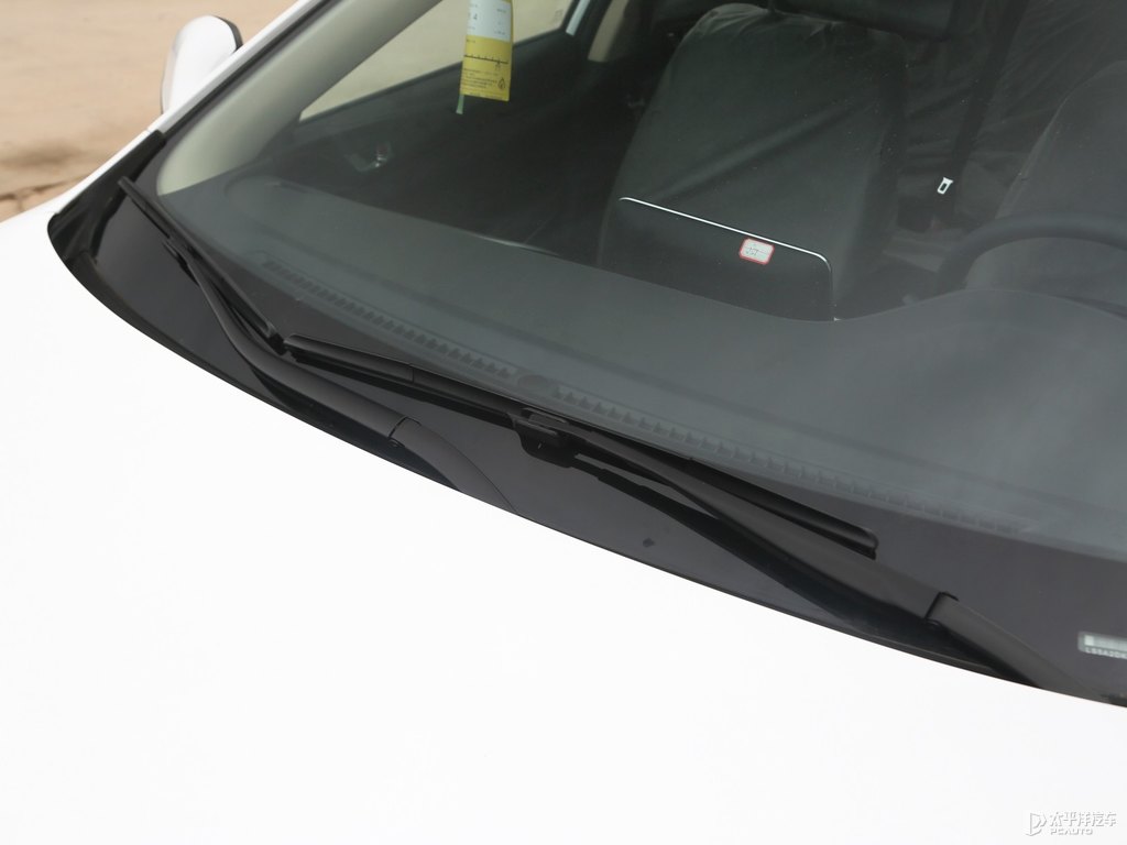 月光白銳程CC車身外觀圖片