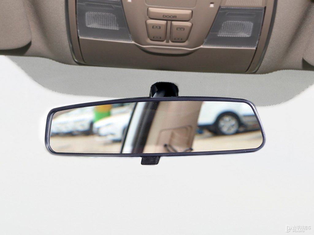 月光白銳程CC車廂內(nèi)飾圖片