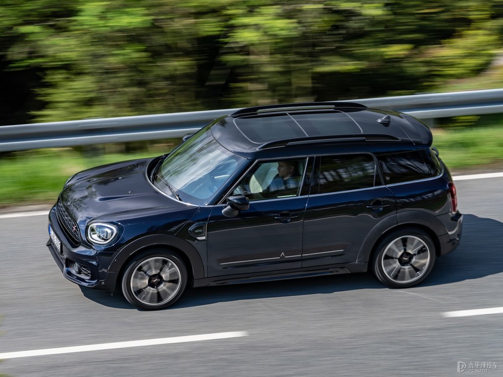 ż{{MINI COUNTRYMAN܇^^DƬ