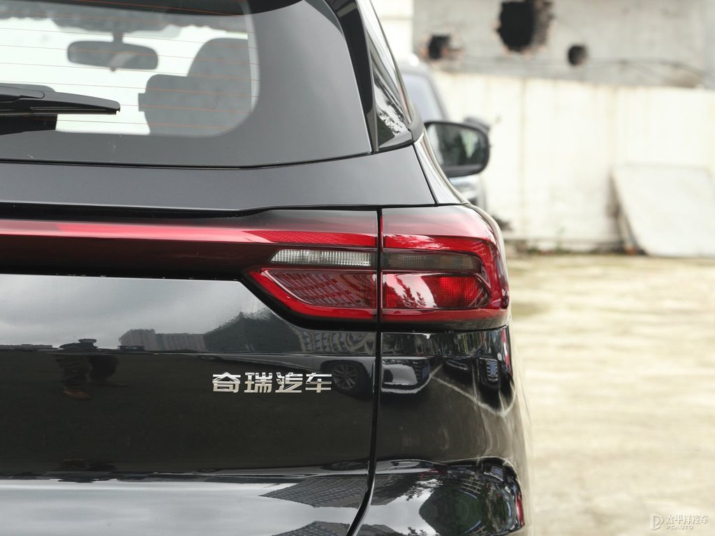 曜石黑瑞虎7車尾外觀圖片