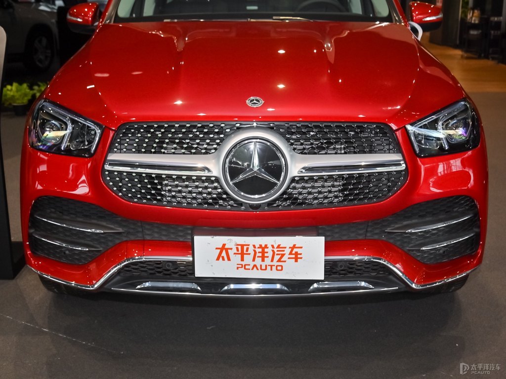 鋯石英紅奔馳GLE車頭外觀圖片