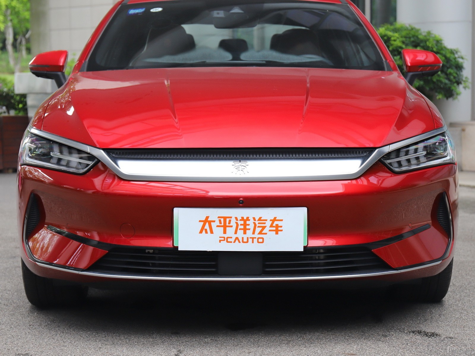 秦PLUS外觀高清大圖