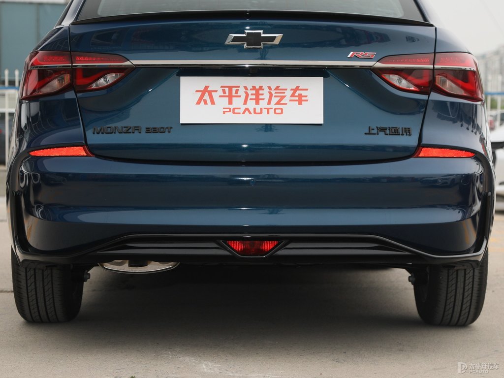 灑脫藍(lán)科魯澤車尾外觀圖片