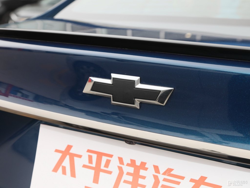 灑脫藍科魯澤車尾外觀圖片