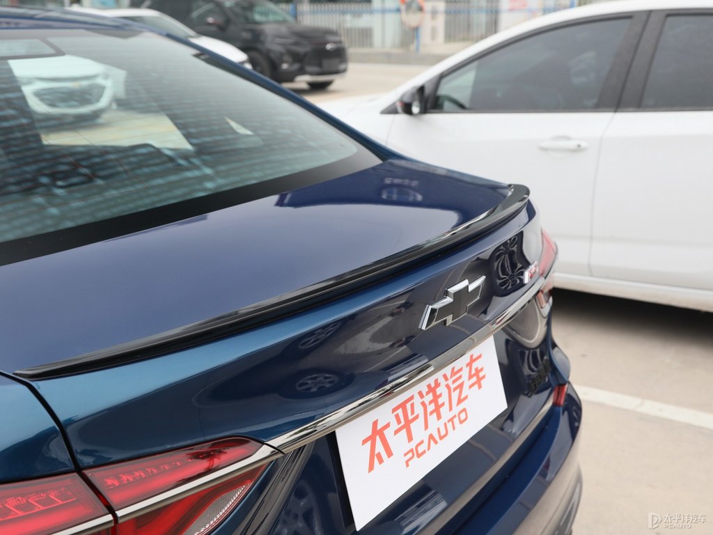 灑脫藍科魯澤車尾外觀圖片