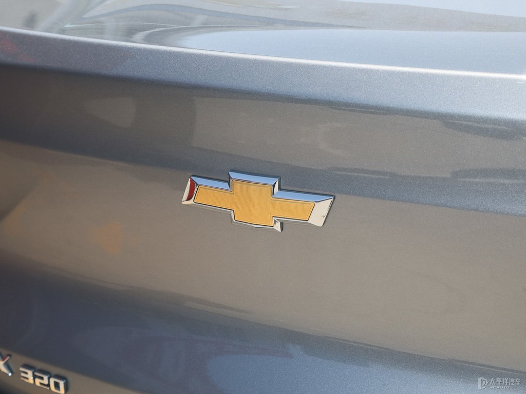 海崖灰科沃茲車尾外觀圖片