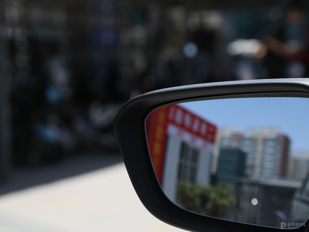 海崖灰科沃茲車身外觀圖片