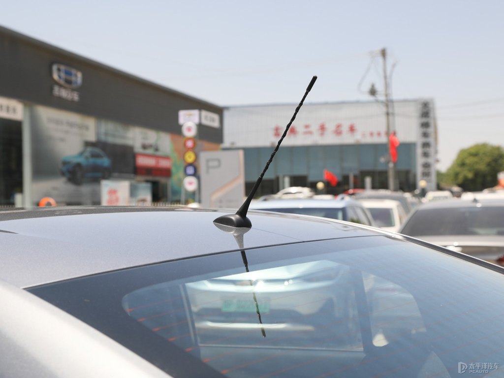 海崖灰科沃茲車身外觀圖片