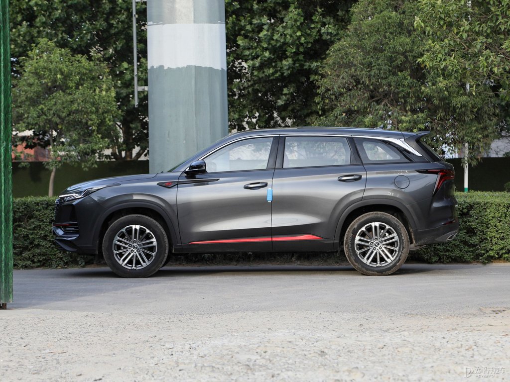 安第斯灰長(zhǎng)安CS75 PLUS整車(chē)外觀外觀圖片