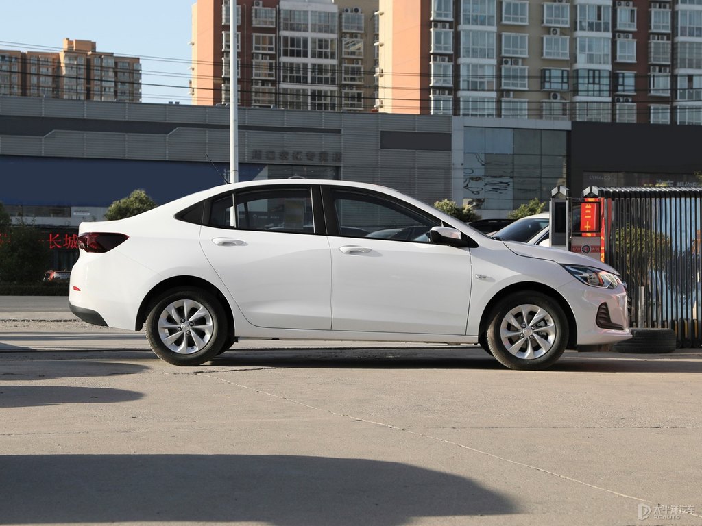 流云白科沃茲整車外觀外觀圖片
