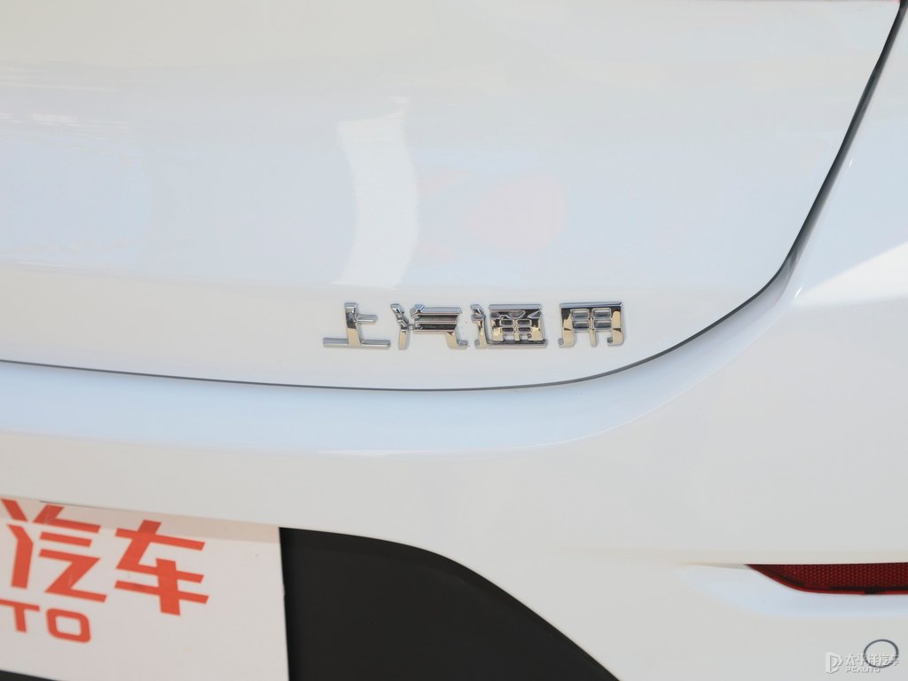 流云白科沃茲車(chē)尾外觀圖片