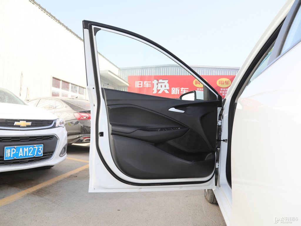流云白科沃茲車廂內(nèi)飾圖片