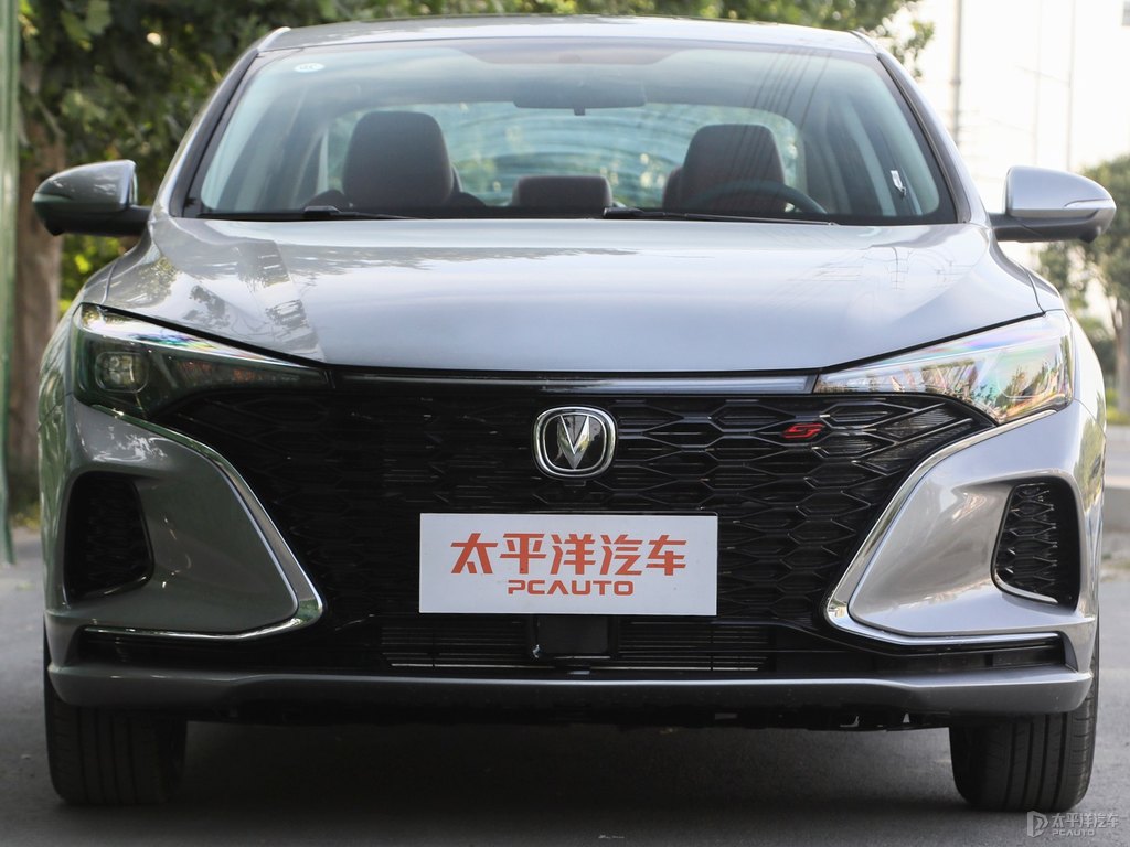 鈦光銀灰逸動PLUS車頭外觀圖片