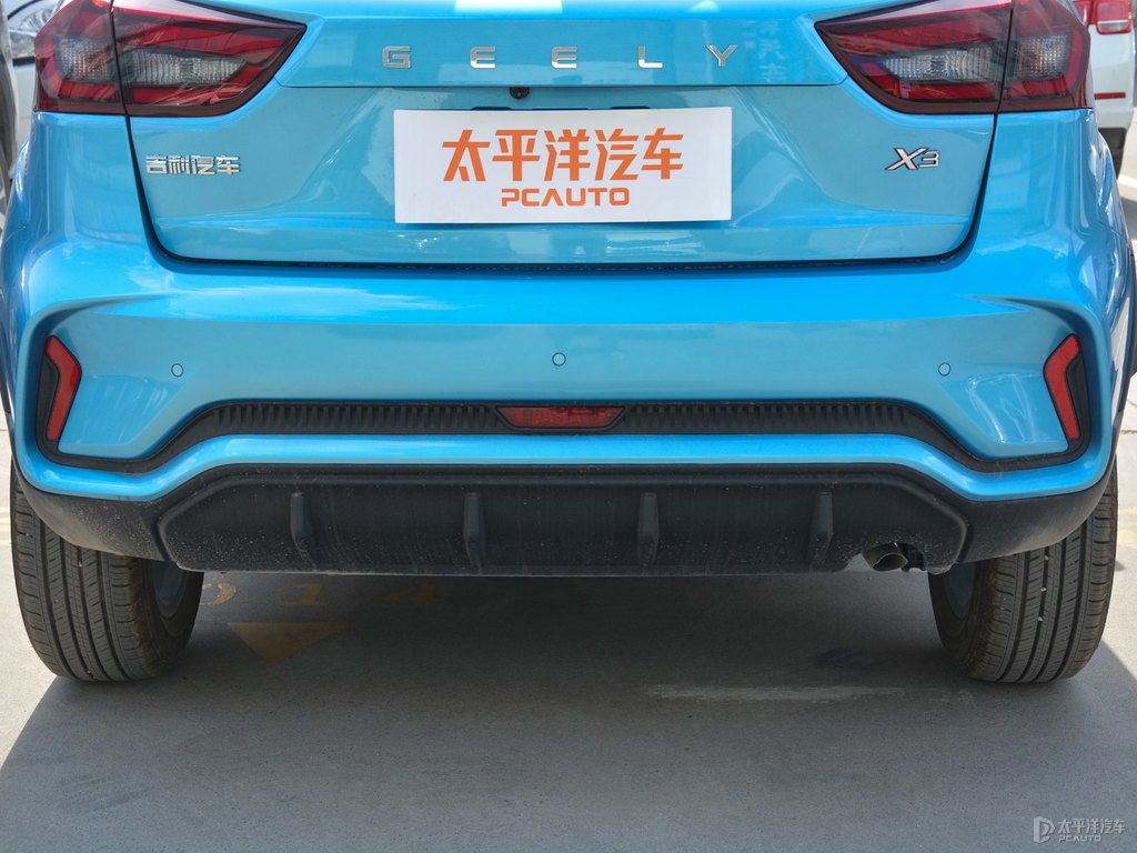 寶石藍(lán)遠(yuǎn)景X3車尾外觀圖片