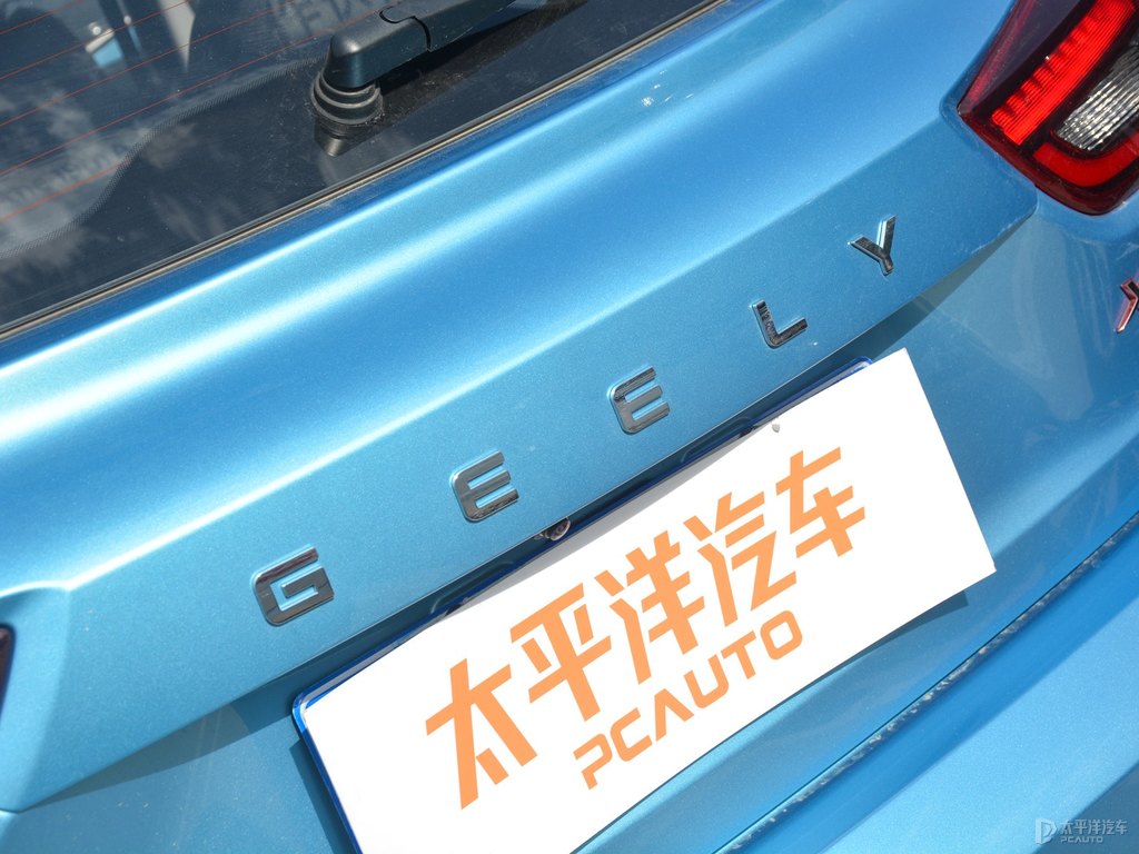 寶石藍(lán)遠(yuǎn)景X3車尾外觀圖片