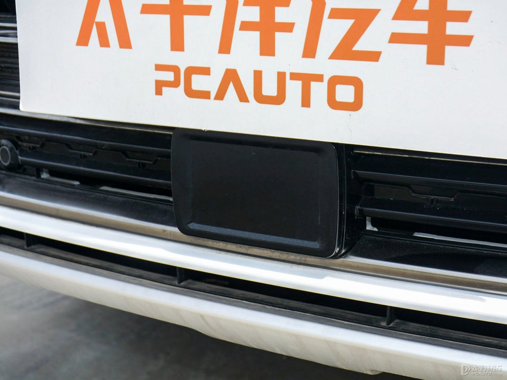 精靈白長安CS95車頭外觀圖片