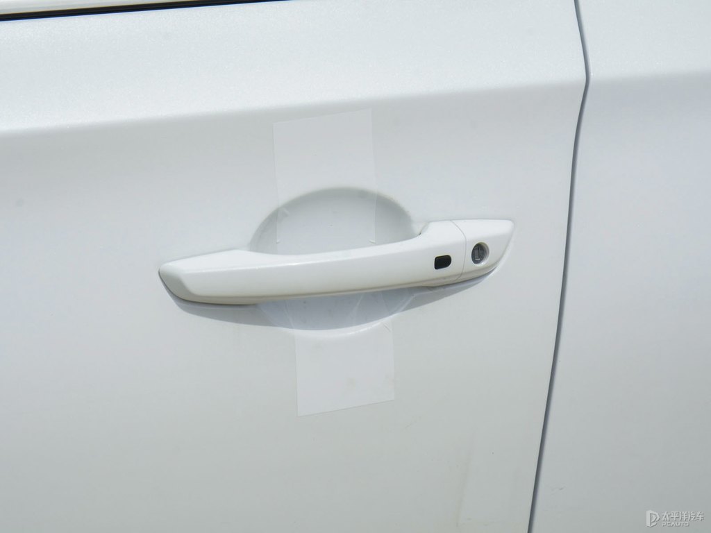 閃光冰晶白逸動(dòng)PLUS車(chē)身外觀圖片