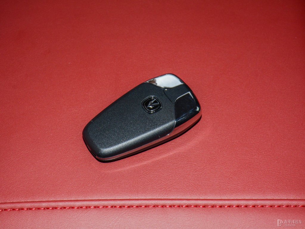 閃光冰晶白逸動PLUS細節(jié)其它細節(jié)圖片