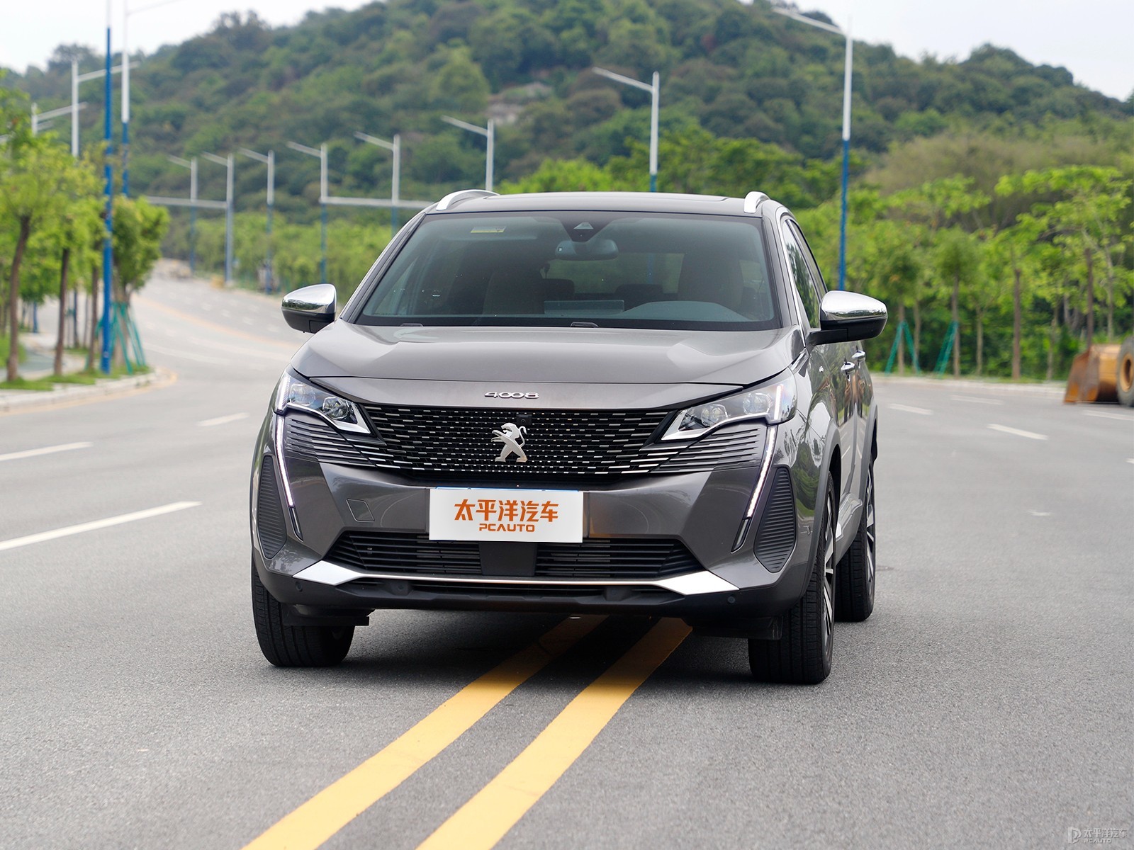 標(biāo)致4008外觀高清大圖