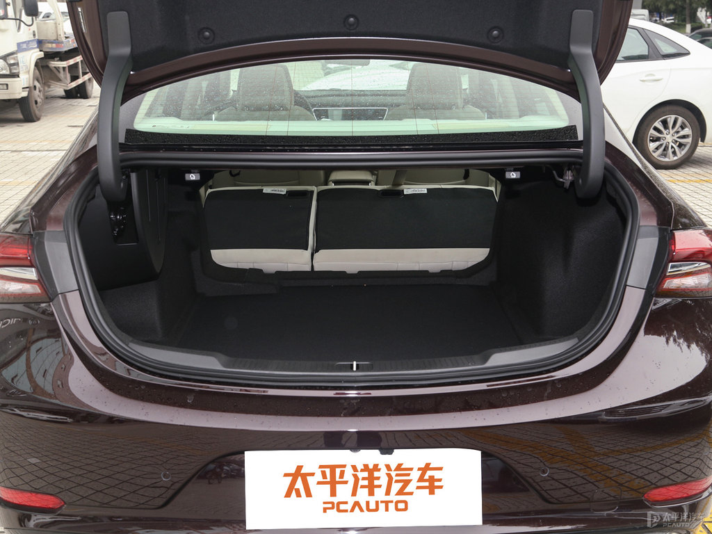 梅洛酒紅君越后備廂空間圖片