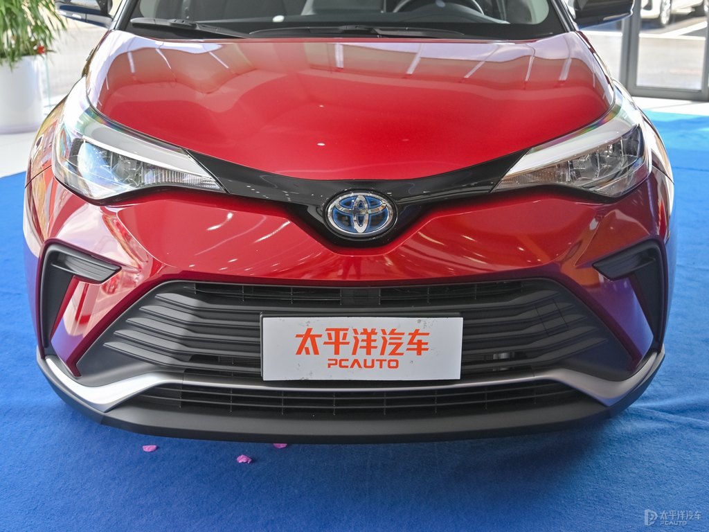 黑色+絳珠紅奕澤IZOA車頭外觀圖片