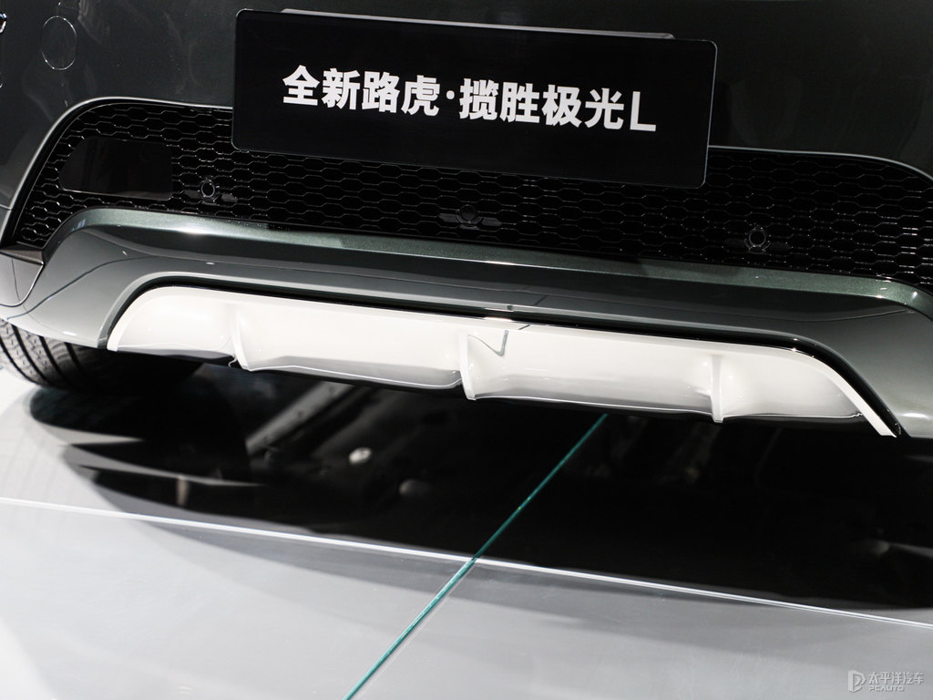 納爾維克黑+貝爾維雅綠攬勝極光車頭外觀圖片
