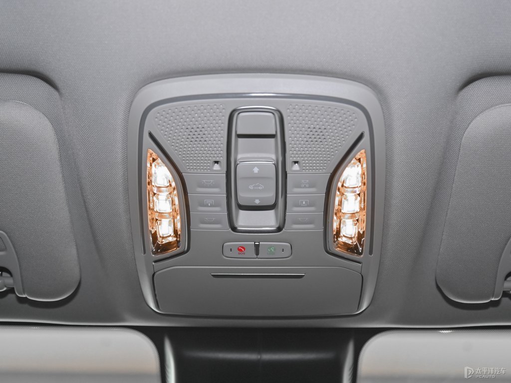 典雅黑傳祺GS5車廂內(nèi)飾圖片