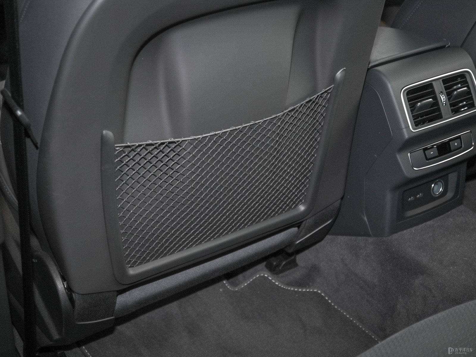 奧迪Q5L Sportback空間高清大圖