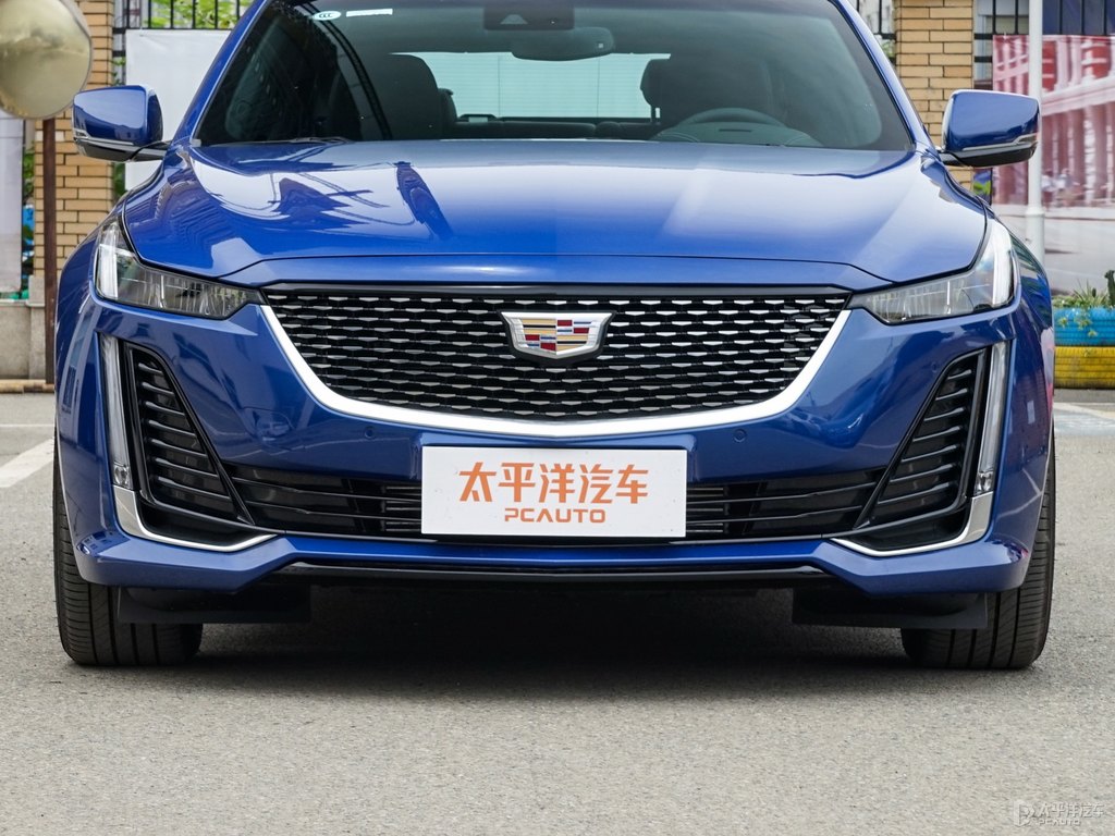 星空藍(lán)凱迪拉克CT5車頭外觀圖片