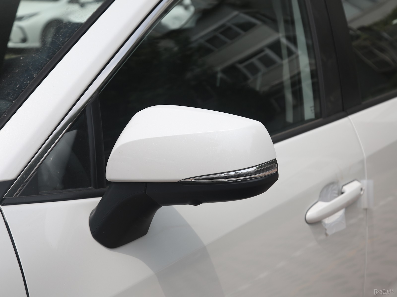 RAV4榮放外觀高清大圖
